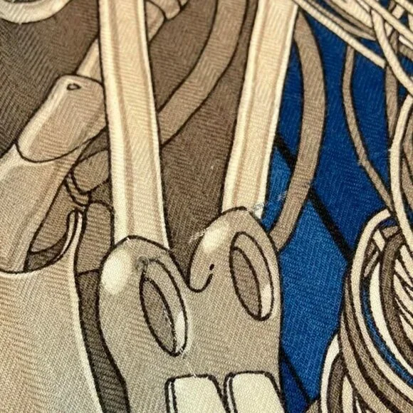 Hermes Scarf Carre Gray - Picture 6 of 10